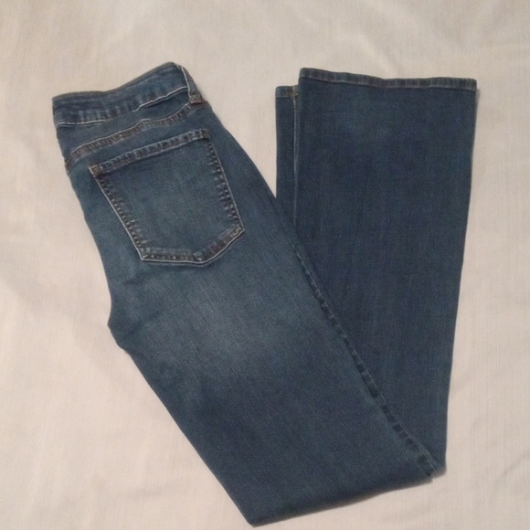 Blue Straight Leg Jeans with Classic Denim Style - Picture 1 of 10